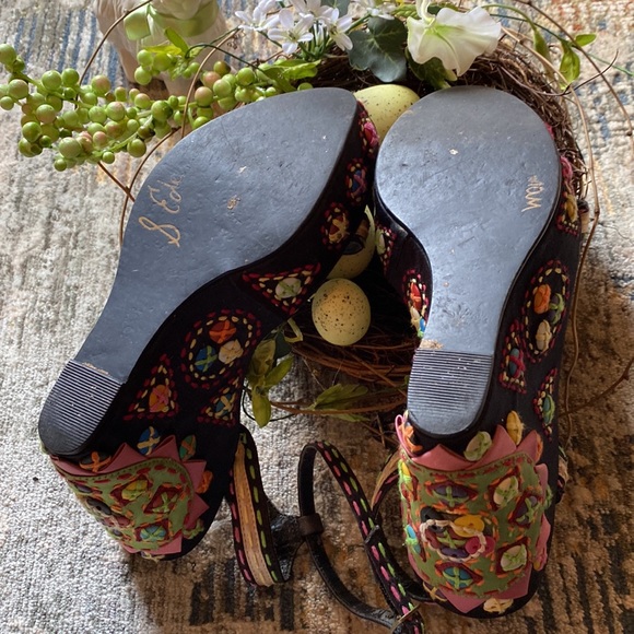 Platform Wedges, Sandals. Multi-Color Embroidery & Buttons. Sam Edelman. Size 7 - Picture 7 of 13
